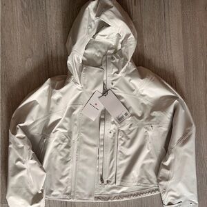 lululemon athletica rain chaser jacket (bone color) size 8